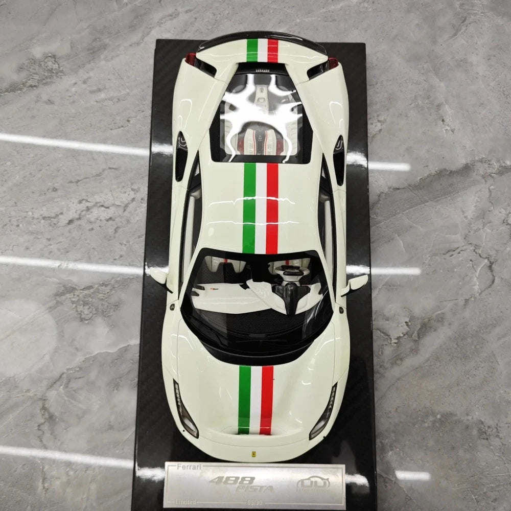 [Ultra Unique] 1:18 Ferrari 2018 488 Pista Luminous Model Car Resin