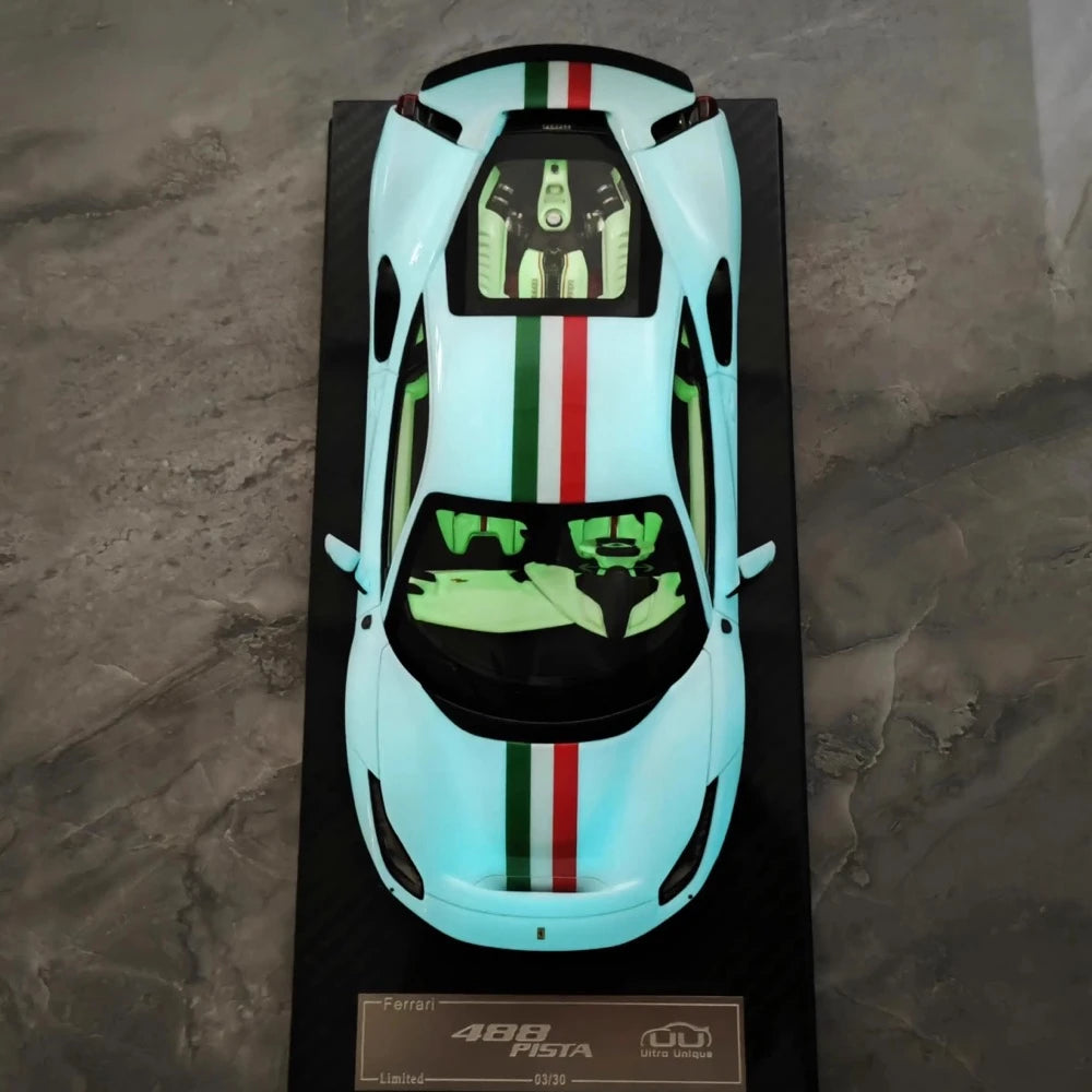 [Ultra Unique] 1:18 Ferrari 2018 488 Pista Luminous Model Car Resin