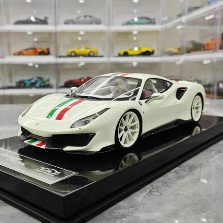 [Ultra Unique] 1:18 Ferrari 2018 488 Pista Luminous Model Car Resin