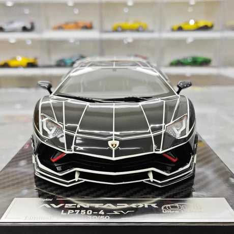 [Ultra Unique] 1:18 Lamborghini 2015 Aventador LP750-4 SV Black Model Car Resin