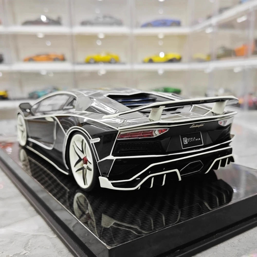 [Ultra Unique] 1:18 Lamborghini 2015 Aventador LP750-4 SV Black Model Car Resin