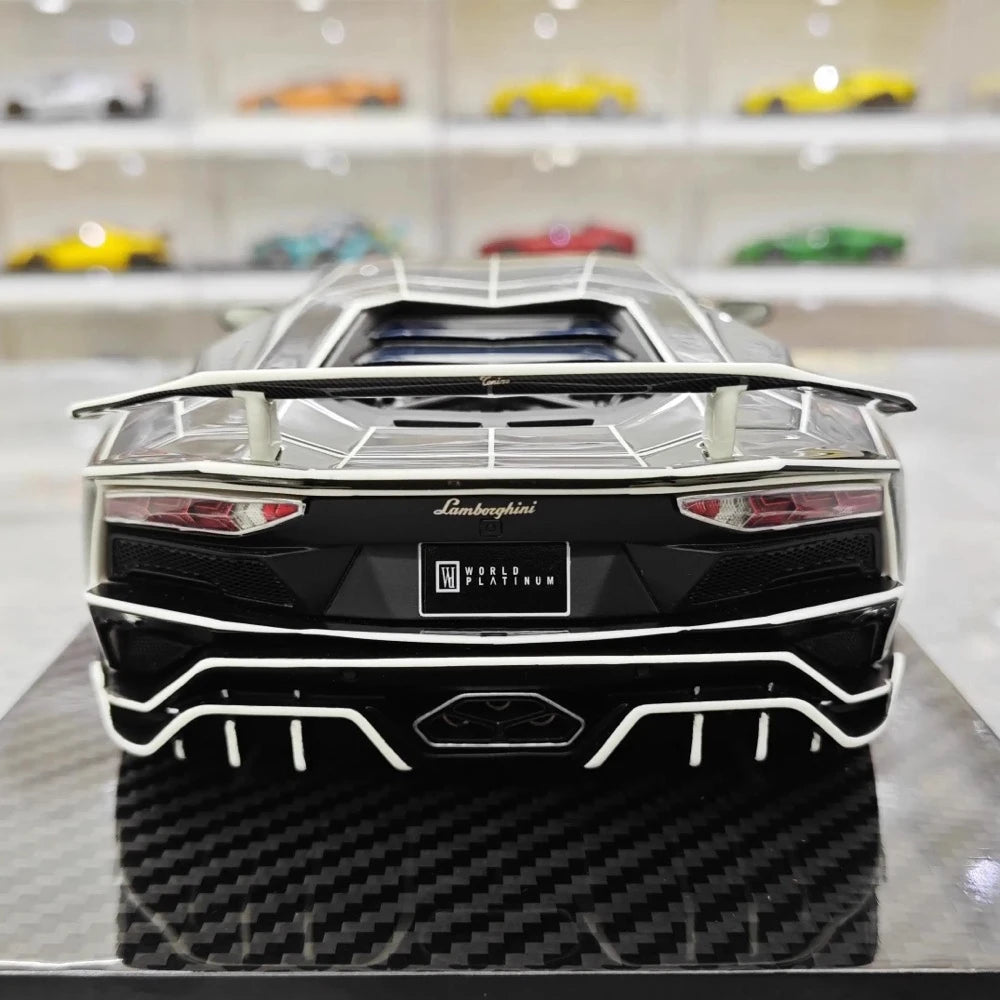 [Ultra Unique] 1:18 Lamborghini 2015 Aventador LP750-4 SV musta pienoismalli Hartsi