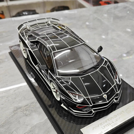 [Ultra Unique] 1:18 Lamborghini 2015 Aventador LP750-4 SV Black Model Car Resin