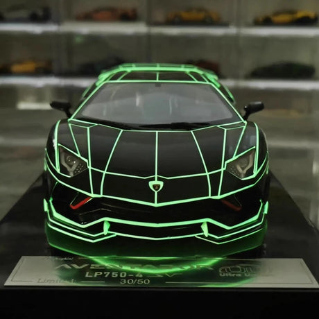 [Ultra Unique] 1:18 Lamborghini 2015 Aventador LP750-4 SV Black Model Car Resin