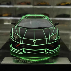 [Ultra Unique] 1:18 Lamborghini 2015 Aventador LP750-4 SV musta pienoismalli Hartsi