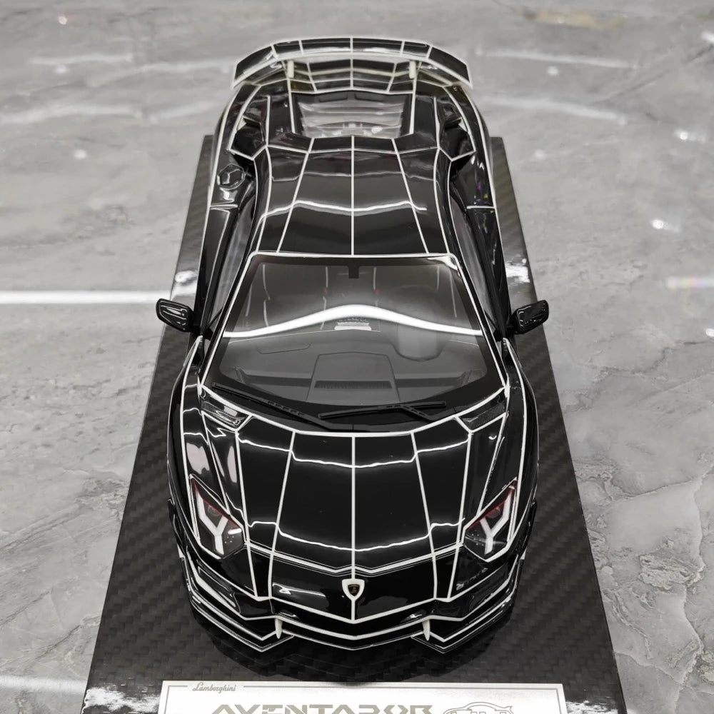 [Ultra Unique] 1:18 Lamborghini 2015 Aventador LP750-4 SV musta pienoismalli Hartsi