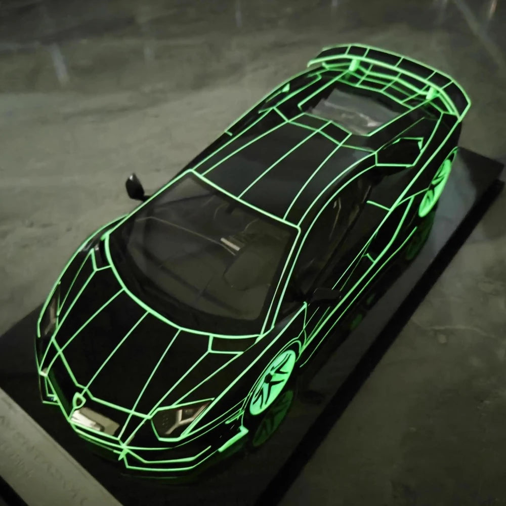 [Ultra Unique] 1:18 Lamborghini 2015 Aventador LP750-4 SV musta pienoismalli Hartsi