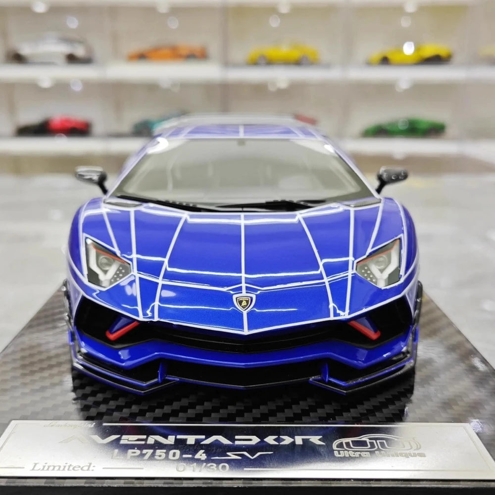 [Ultra Unique] 1:18 Lamborghini 2015 Aventador LP750-4 SV Blue Model Car Resin