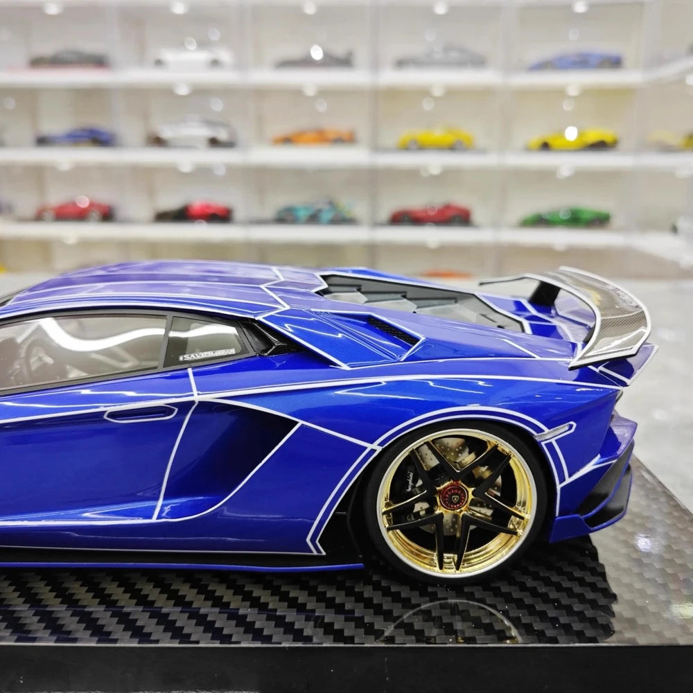 [Ultra Unique] 1:18 Lamborghini 2015 Aventador LP750-4 SV Blue Model Car Resin