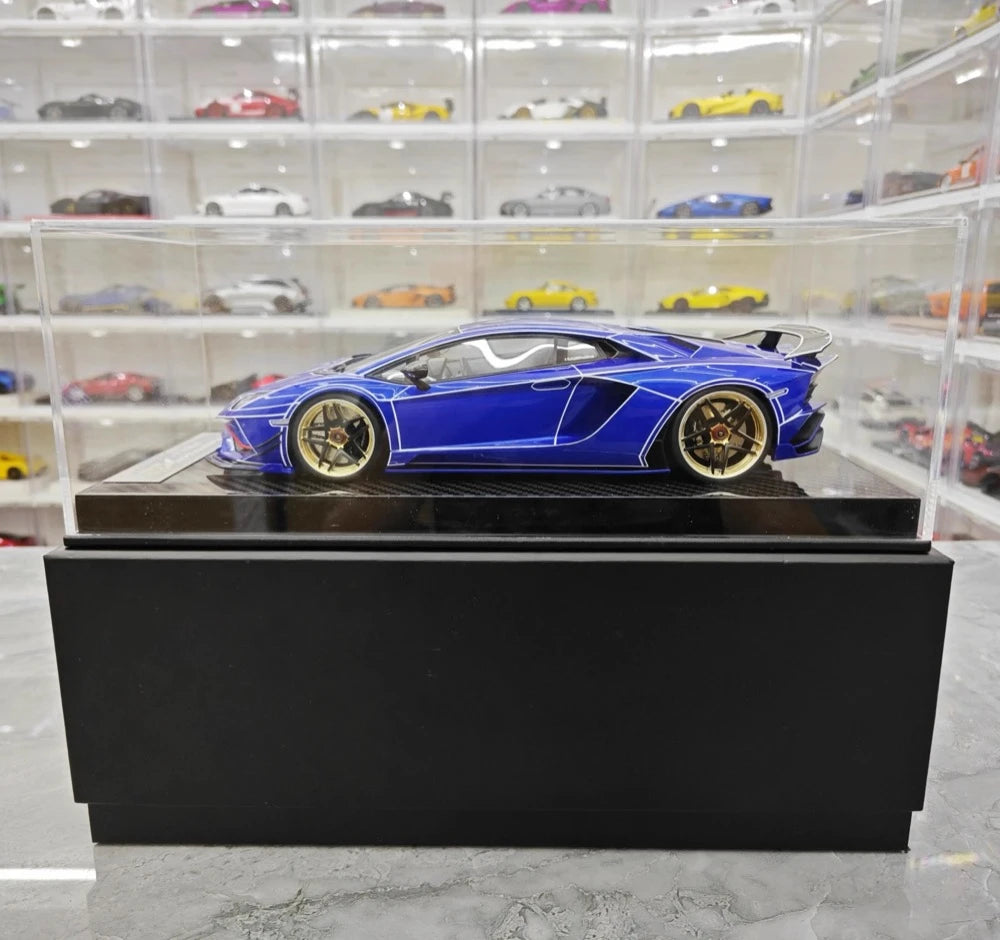 [Ultra Unique] 1:18 Lamborghini 2015 Aventador LP750-4 SV Blue Model Car Resin
