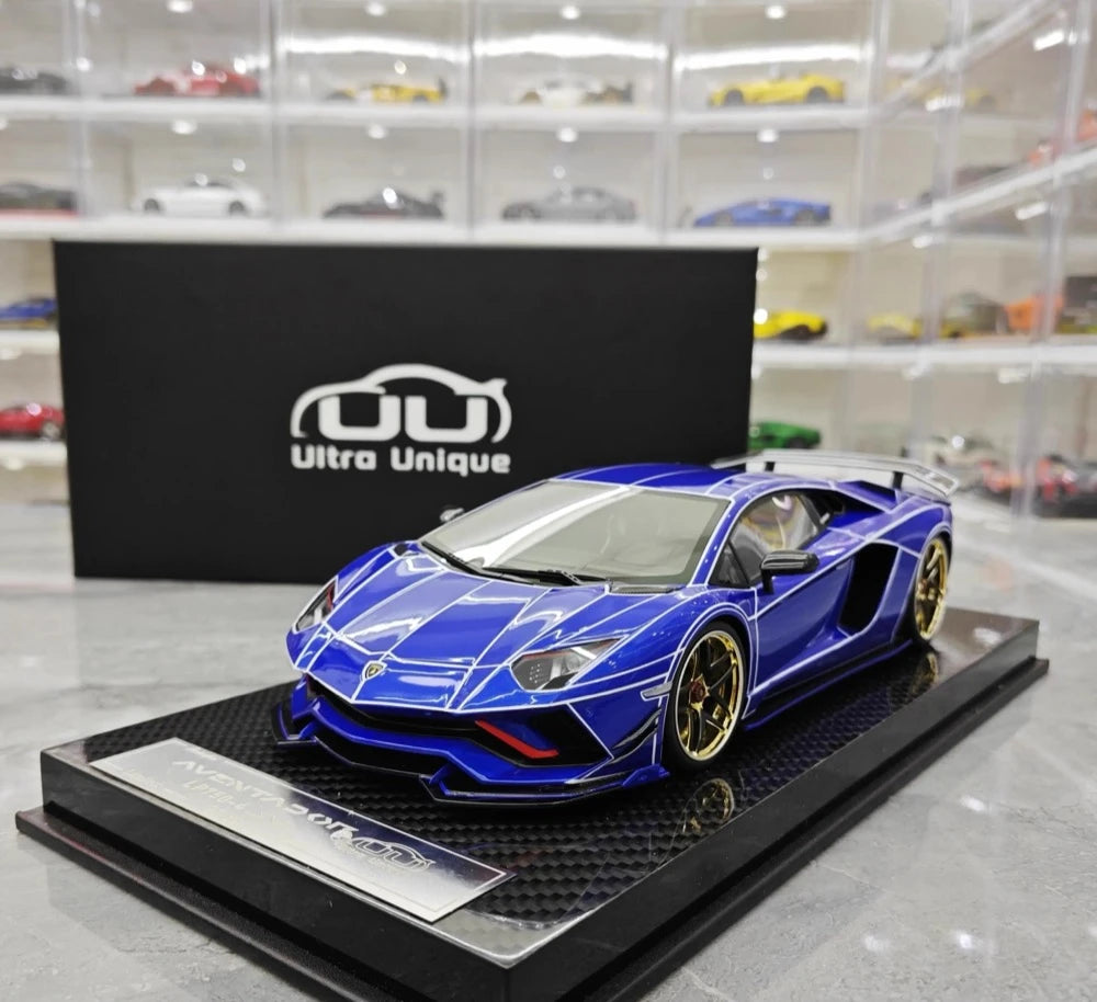[Ultra Unique] 1:18 Lamborghini 2015 Aventador LP750-4 SV Blue Model Car Resin