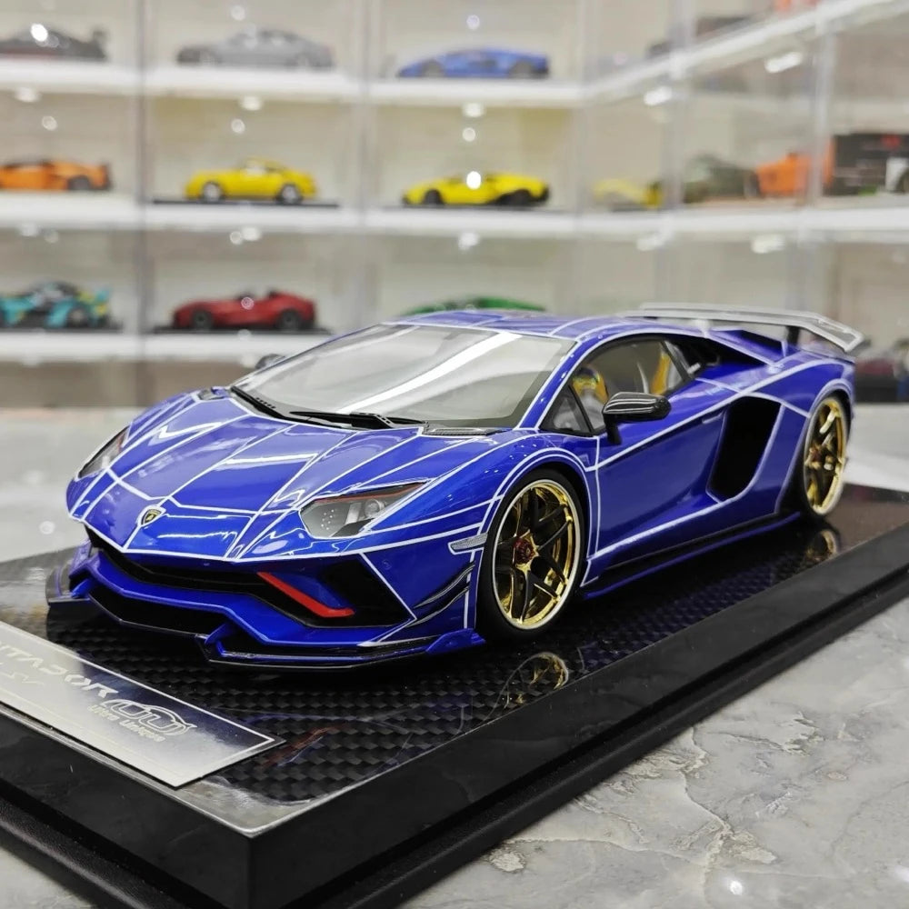 [Ultra Unique] 1:18 Lamborghini 2015 Aventador LP750-4 SV Blue Model Car Resin