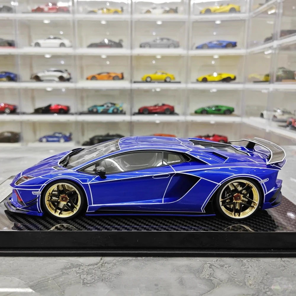 [Ultra Unique] 1:18 Lamborghini 2015 Aventador LP750-4 SV Blue Model Car Resin