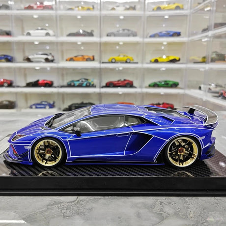 [Ultra Unique] 1:18 Lamborghini 2015 Aventador LP750-4 SV Blue Model Car Resin