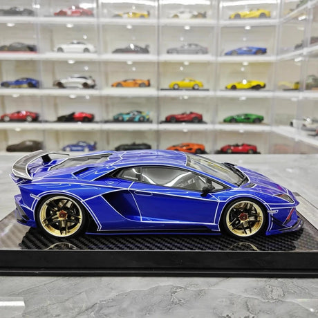 [Ultra Unique] 1:18 Lamborghini 2015 Aventador LP750-4 SV Blue Model Car Resin