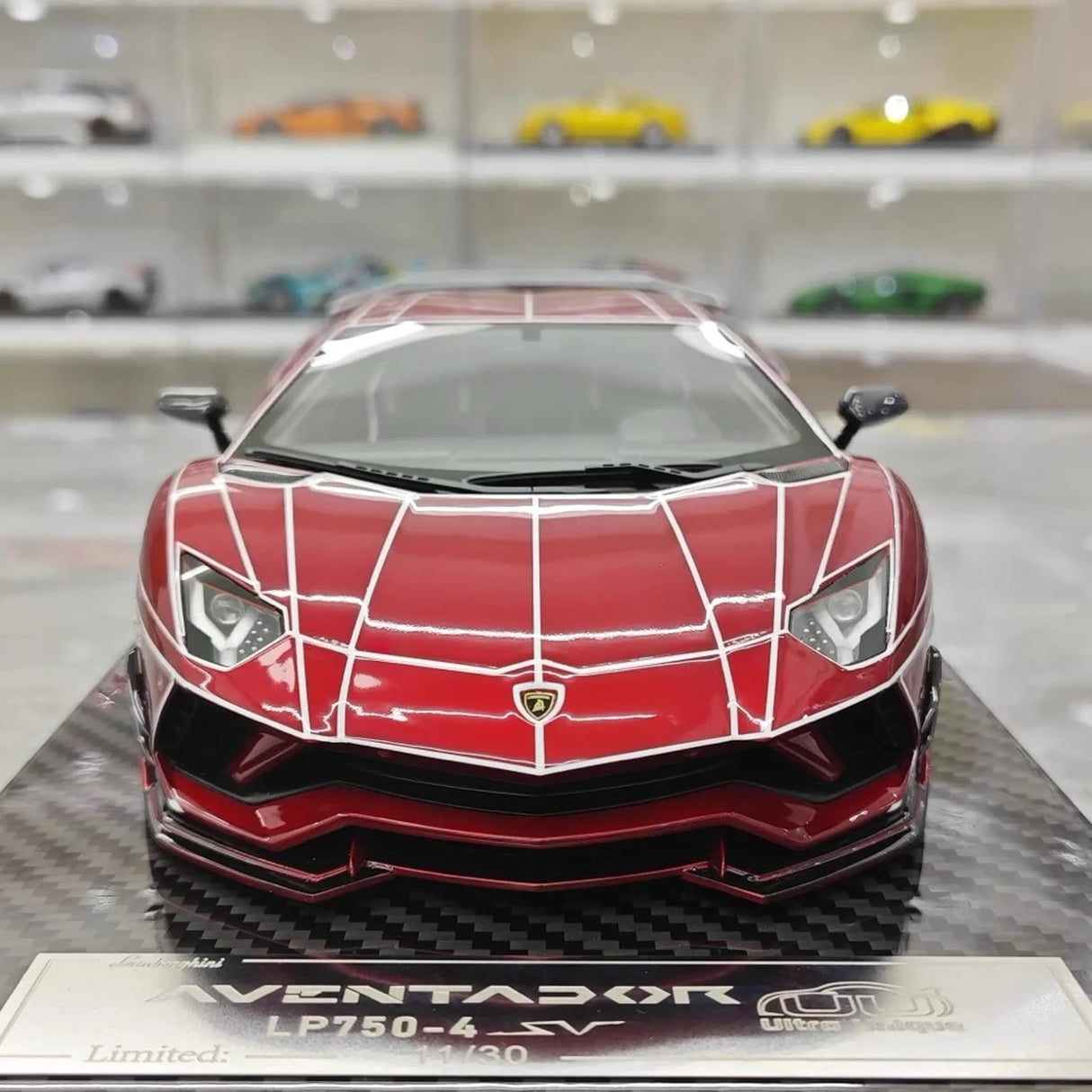 Ultra Unique Lamborghini 2015 Aventador LP750-4 SV rood 1:18 – Collectible resin Model resin