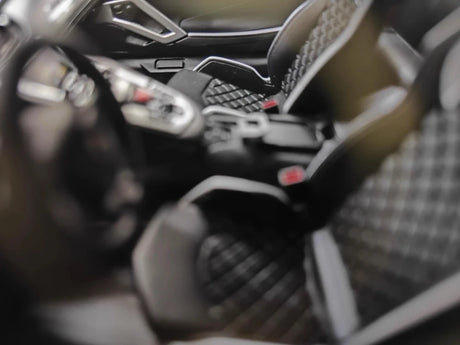 Ultra Unique Lamborghini 2015 Aventador LP750-4 SV rood 1:18 – Collectible resin Model resin