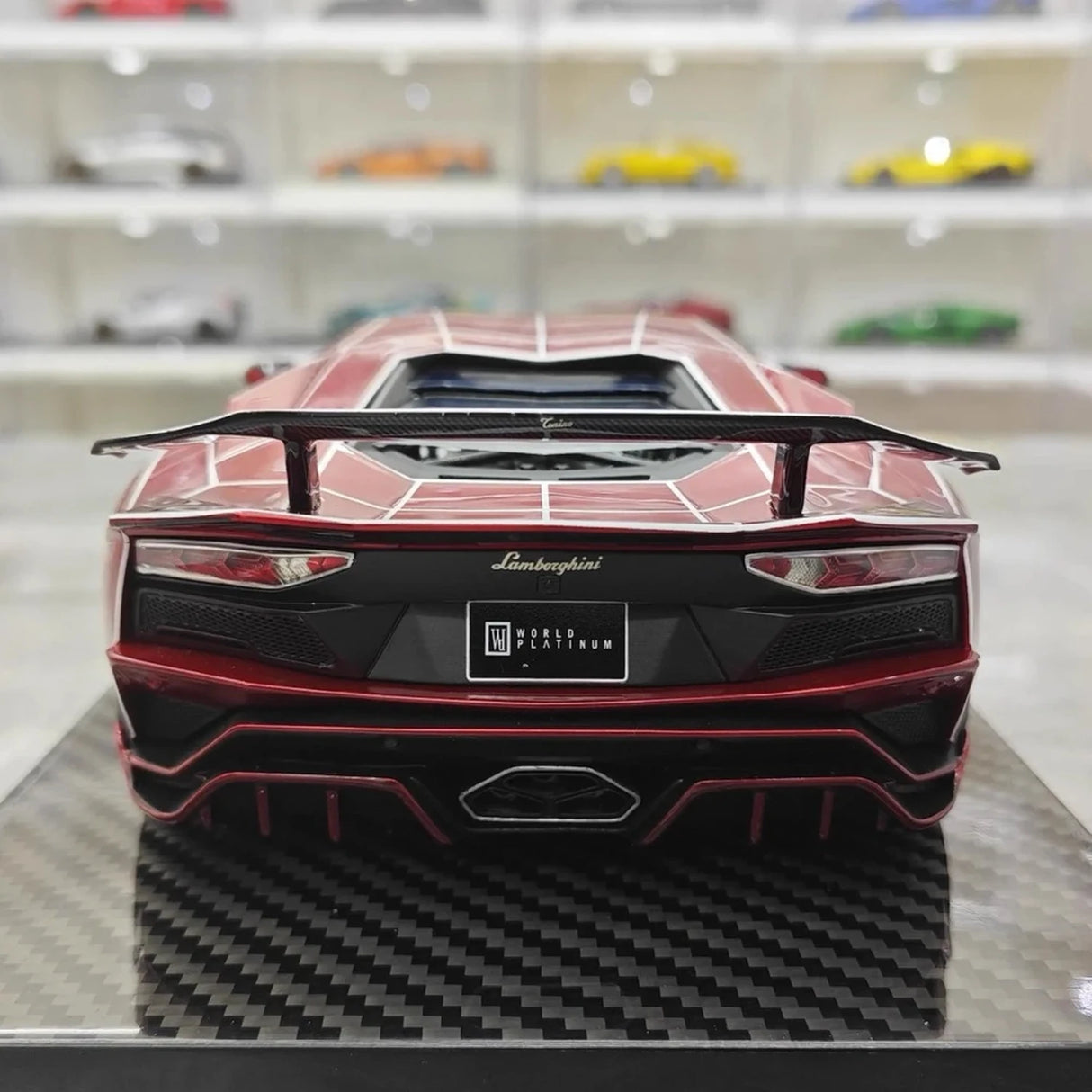 Ultra Unique Lamborghini 2015 Aventador LP750-4 SV rood 1:18 – Collectible resin Model resin
