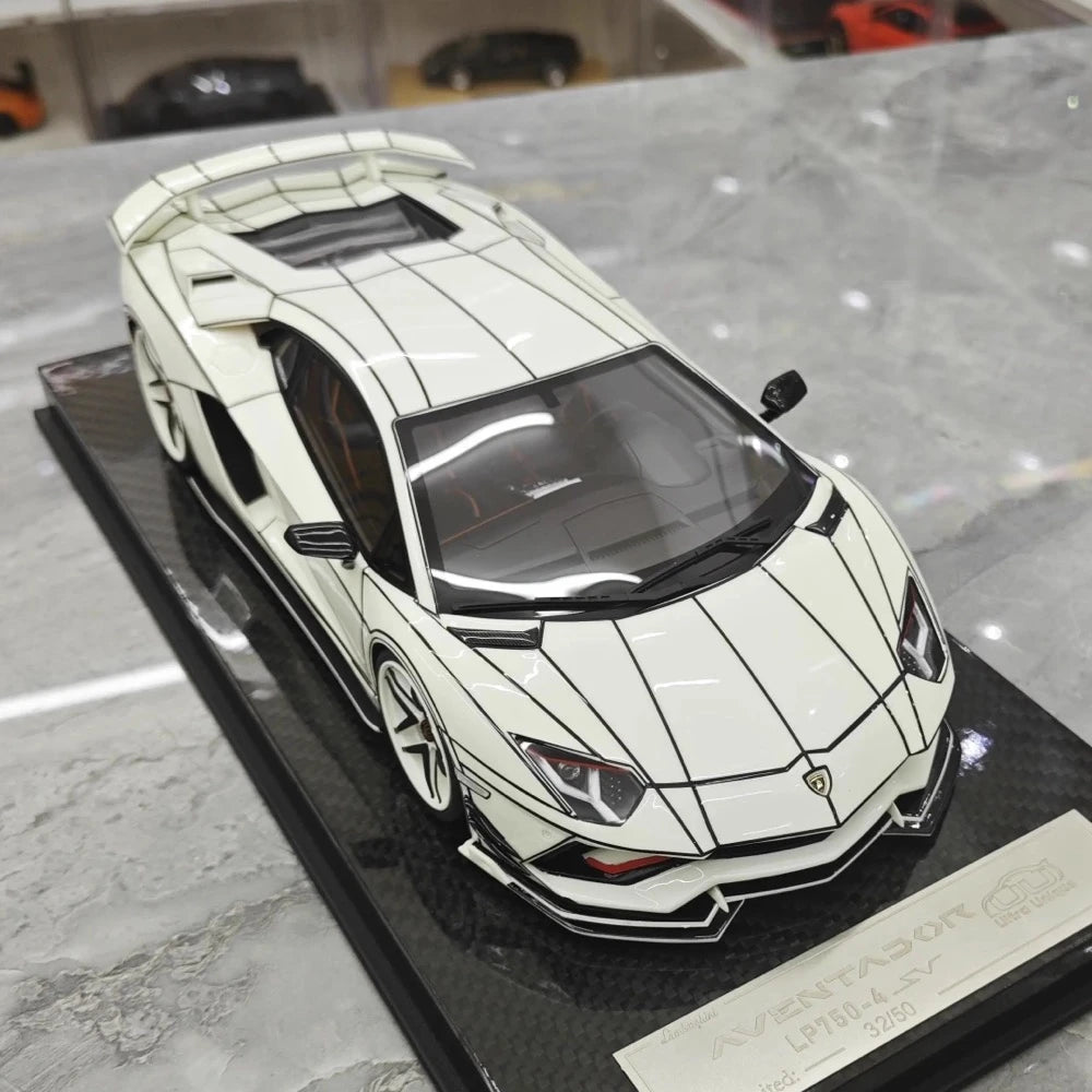 [Ultra Unique] 1:18 Lamborghini 2015 Aventador LP750-4 SV blanc voiture miniature Resin
