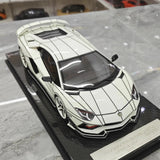 [Ultra Unique] 1:18 Lamborghini 2015 Aventador LP750-4 SV White Model Car Resin