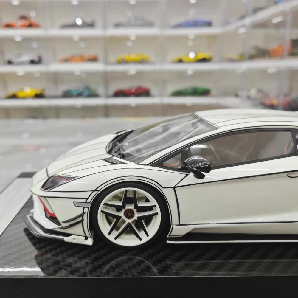 [Ultra Unique] 1:18 Lamborghini 2015 Aventador LP750-4 SV blanc voiture miniature Resin
