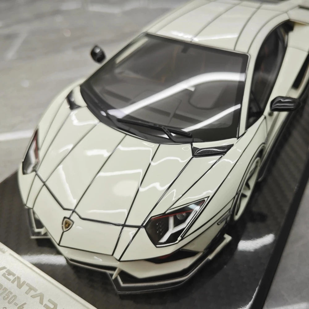 [Ultra Unique] 1:18 Lamborghini 2015 Aventador LP750-4 SV blanc voiture miniature Resin
