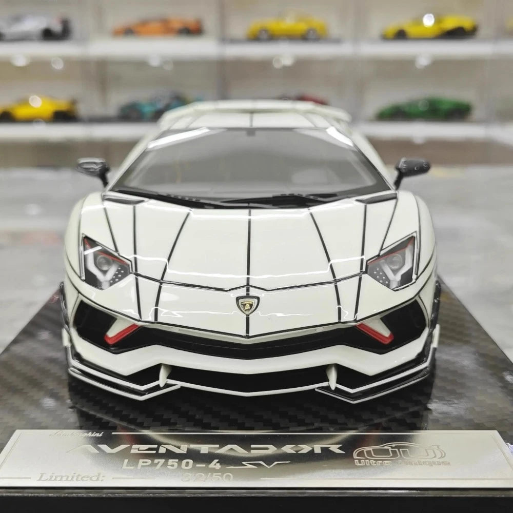 [Ultra Unique] 1:18 Lamborghini 2015 Aventador LP750-4 SV blanc voiture miniature Resin
