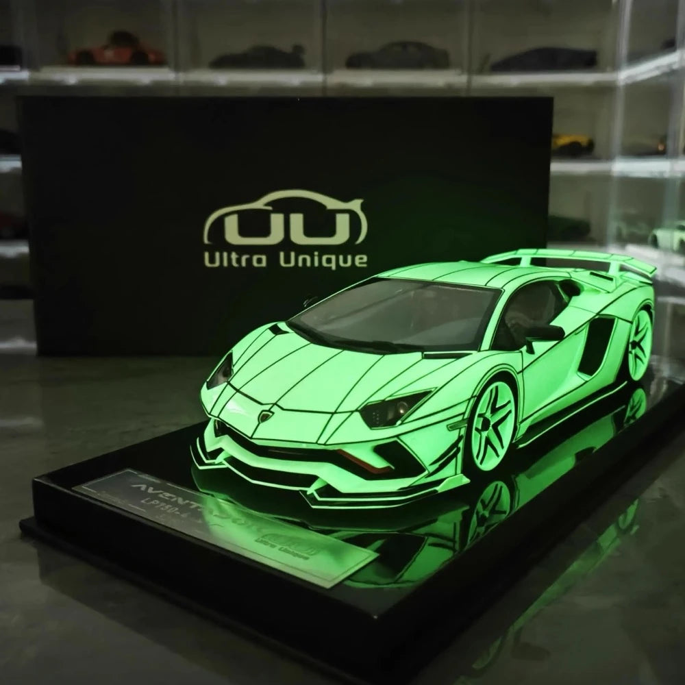 [Ultra Unique] 1:18 Lamborghini 2015 Aventador LP750-4 SV blanc voiture miniature Resin