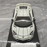 [Ultra Unique] 1:18 Lamborghini 2015 Aventador LP750-4 SV White Model Car Resin