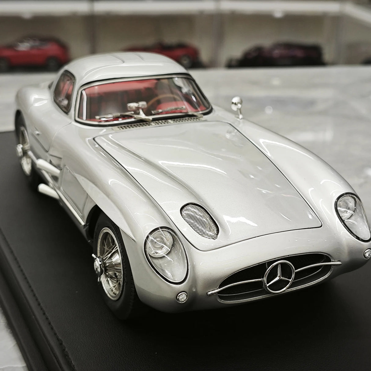 [V8] 1:18 Mercedes-Benz 1955 300 SLR Uhlenhaut coupé modello argento di auto in metallo pressofuso