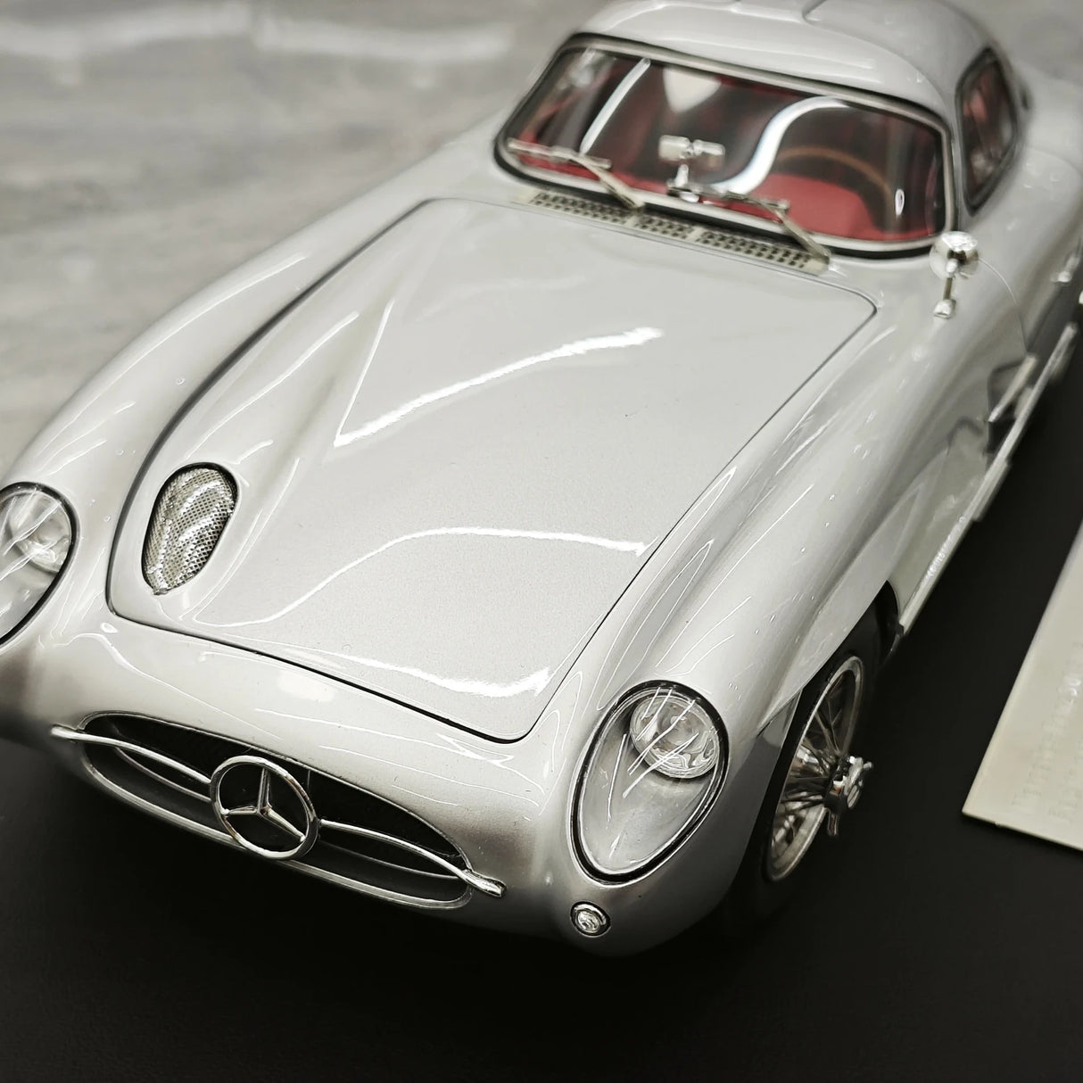 [V8] 1:18 Mercedes-Benz 1955 300 SLR Uhlenhaut coupé modello argento di auto in metallo pressofuso