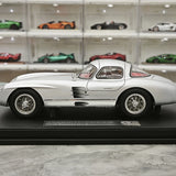 [V8] 1:18 Mercedes-Benz 1955 300 SLR Uhlenhaut coupé modello argento di auto in metallo pressofuso