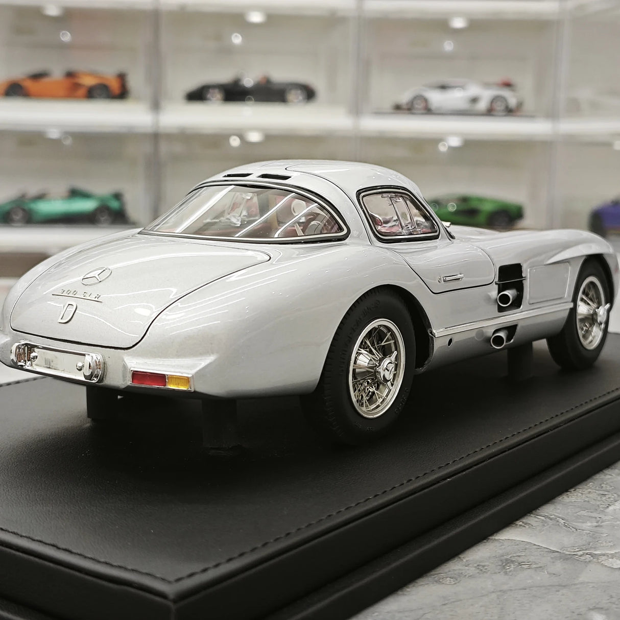 [V8] 1:18 Mercedes-Benz 1955 300 SLR Uhlenhaut coupé modello argento di auto in metallo pressofuso