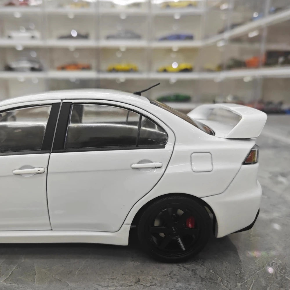 [VIAT] 1:18 Mitsubishi 2008 Lancer Evo X Metallic White Model Car Die-Cast