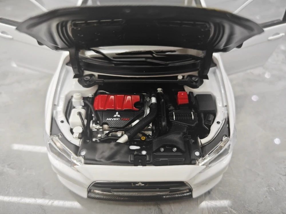 [VIAT] 1:18 Mitsubishi 2008 Lancer Evo X Metallic White Model Car Die-Cast