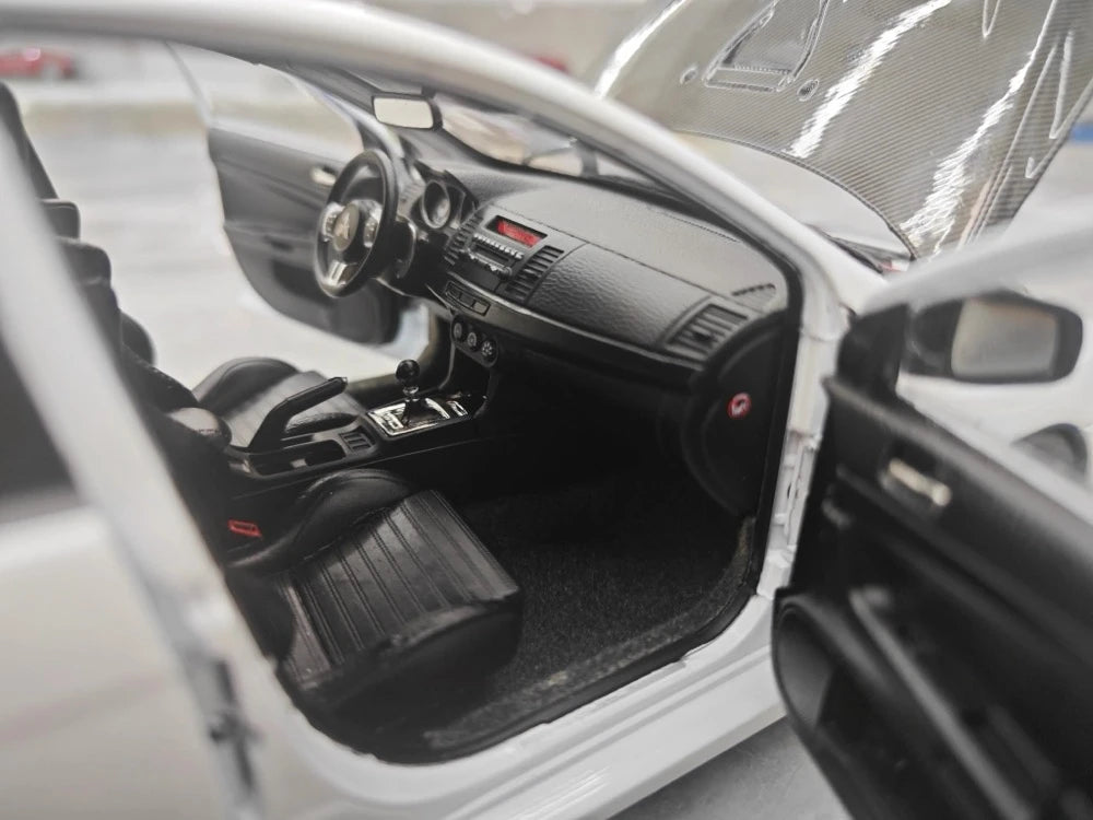 [VIAT] 1:18 Mitsubishi 2008 Lancer Evo X Metallic White Model Car Die-Cast