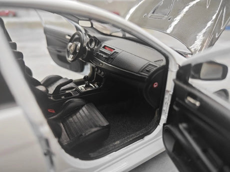 [VIAT] 1:18 Mitsubishi 2008 Lancer Evo X Metallic White Model Car Die-Cast