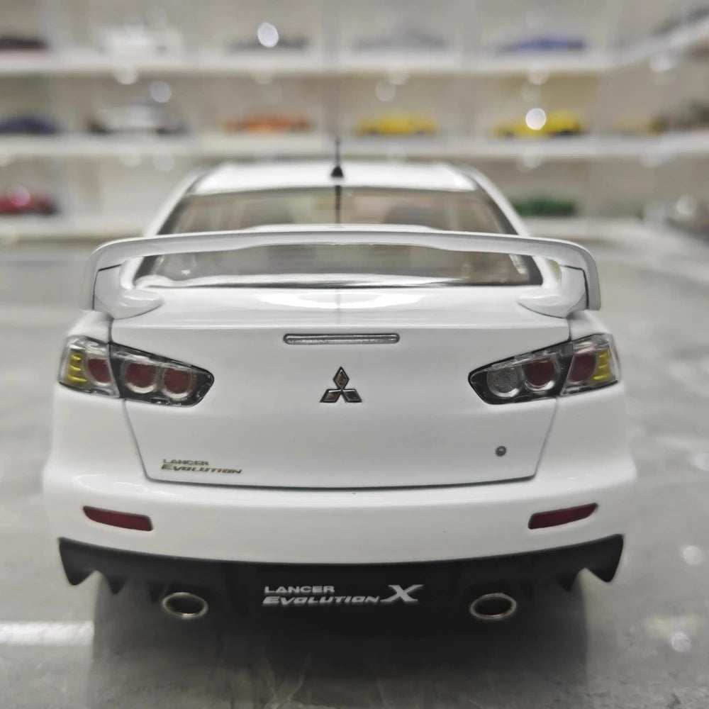 [VIAT] 1:18 Mitsubishi 2008 Lancer Evo X metallizzato bianco modellino di auto Die-Cast