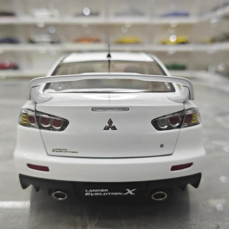 [VIAT] 1:18 Mitsubishi 2008 Lancer Evo X Metallic White Model Car Die-Cast