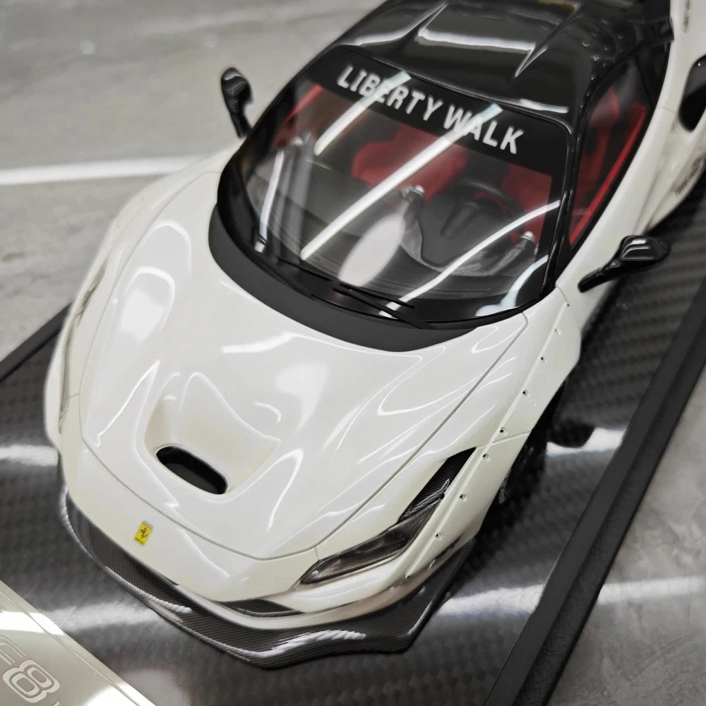 [VIP] 1:18 Ferrari 2019 F8 Tributo LBWK GT bianco modellino di auto resina