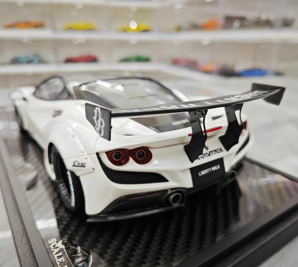 [VIP] 1:18 Ferrari 2019 F8 Tributo LBWK GT bianco modellino di auto resina