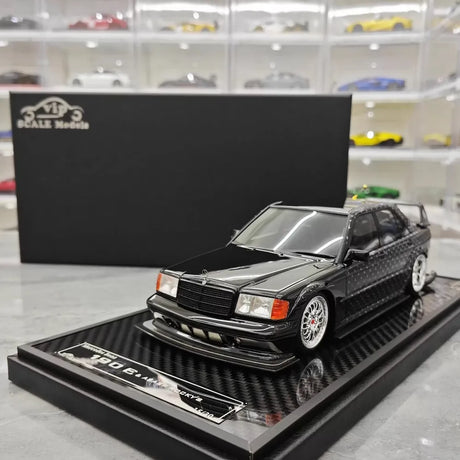 [VIP] 1:18 Mercedes-Benz 1990 W201 190E 2,5-16 Evo 2 A$AP Rocky Black Star Modellauto-Resin