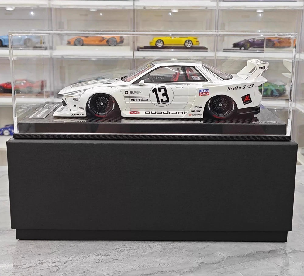 [VIP] 1:18 Nissan 1990 Skyline R32 LB-Works Kaido Racer #13 voiture miniature Resin / Closed Body