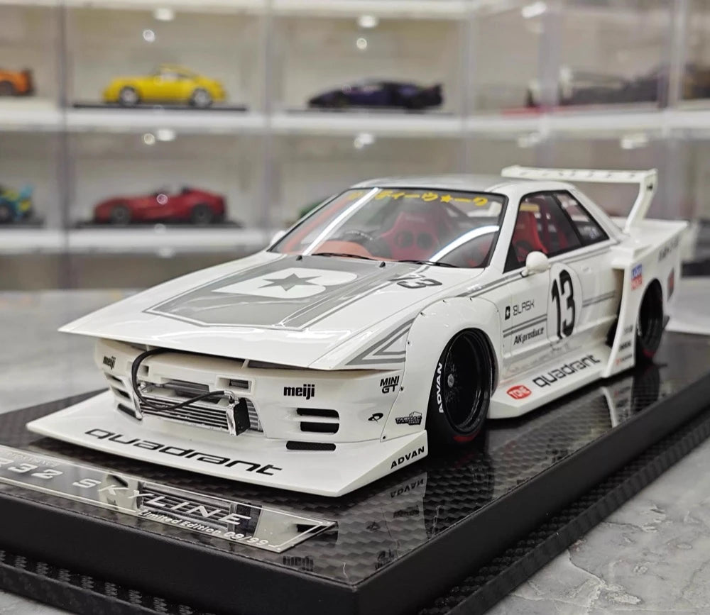 [VIP] 1:18 Nissan 1990 Skyline R32 LB-Works Kaido Racer #13 Model Car Resin / Closed Body