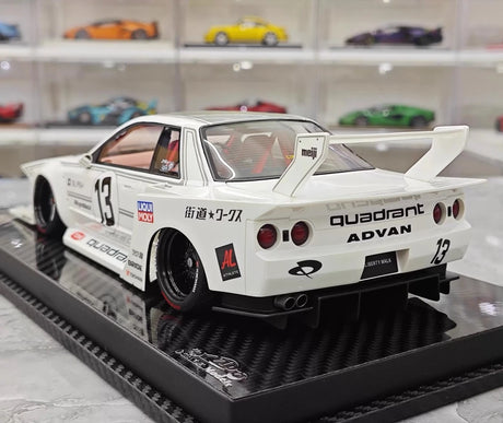 [VIP] 1:18 Nissan 1990 Skyline R32 LB-Works Kaido Racer #13 Model Car Resin / Closed Body