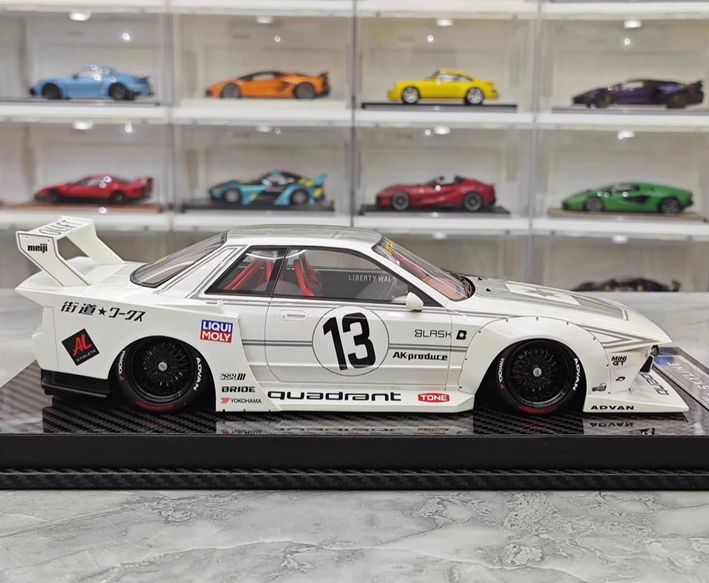 [VIP] 1:18 Nissan 1990 Skyline R32 LB-Works Kaido Racer #13 Model Car Resin / Closed Body