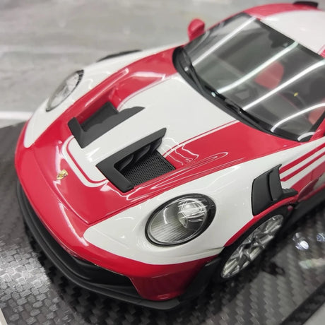 [VIP] 1:18 Porsche 2022 911 GT3 RS Rotes Modellautoharz