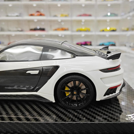 [VIP] 1:18 Porsche 2022 992 Stinger GTR White Model Car Resin