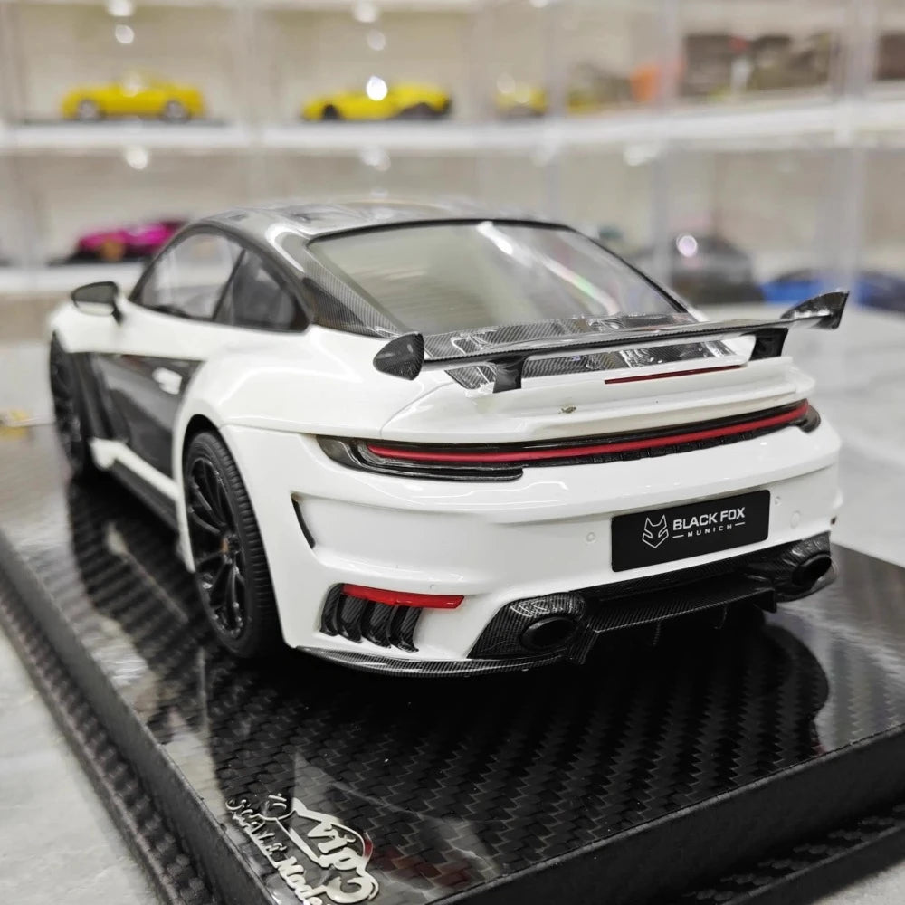 [VIP] 1:18 Porsche 2022 992 Stinger GTR White Model Car Resin