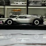 VIP Mercedes-AMG 2022 ONE Glow Edition White 1:18 – راتنج نموذجي قابل للجمع